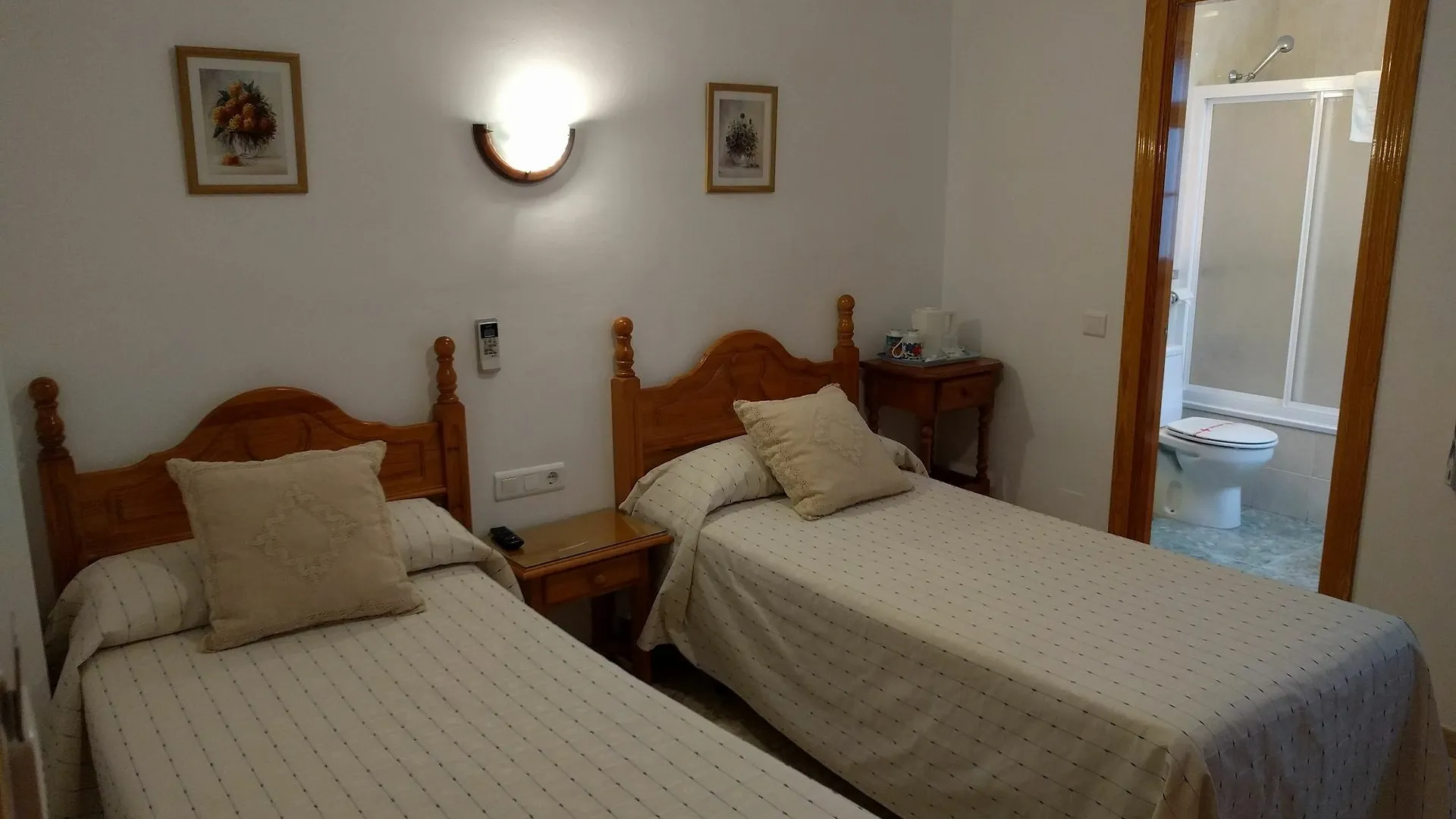 Hostal Andalucia نيرخا 0*,